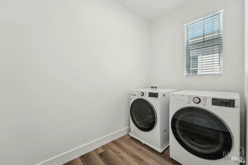 Detail Gallery Image 27 of 30 For 2716 Amora Cir, Santa Rosa,  CA 95407 - 3 Beds | 4/1 Baths