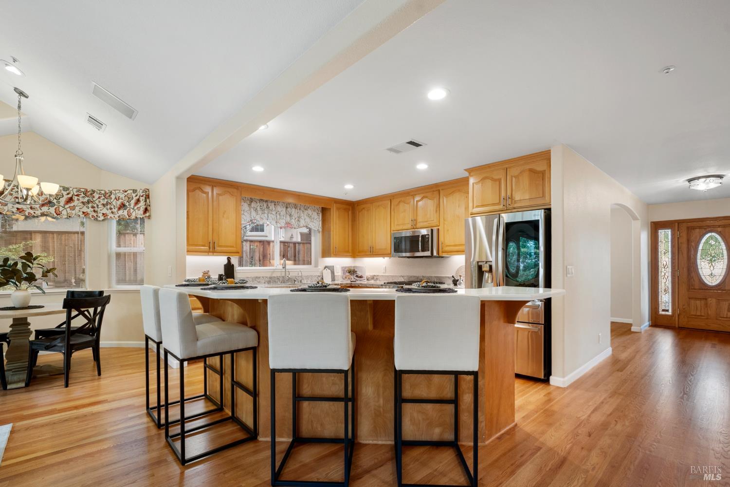 Detail Gallery Image 14 of 68 For 18 Tuscany Ct, Napa,  CA 94558 - 3 Beds | 2/1 Baths