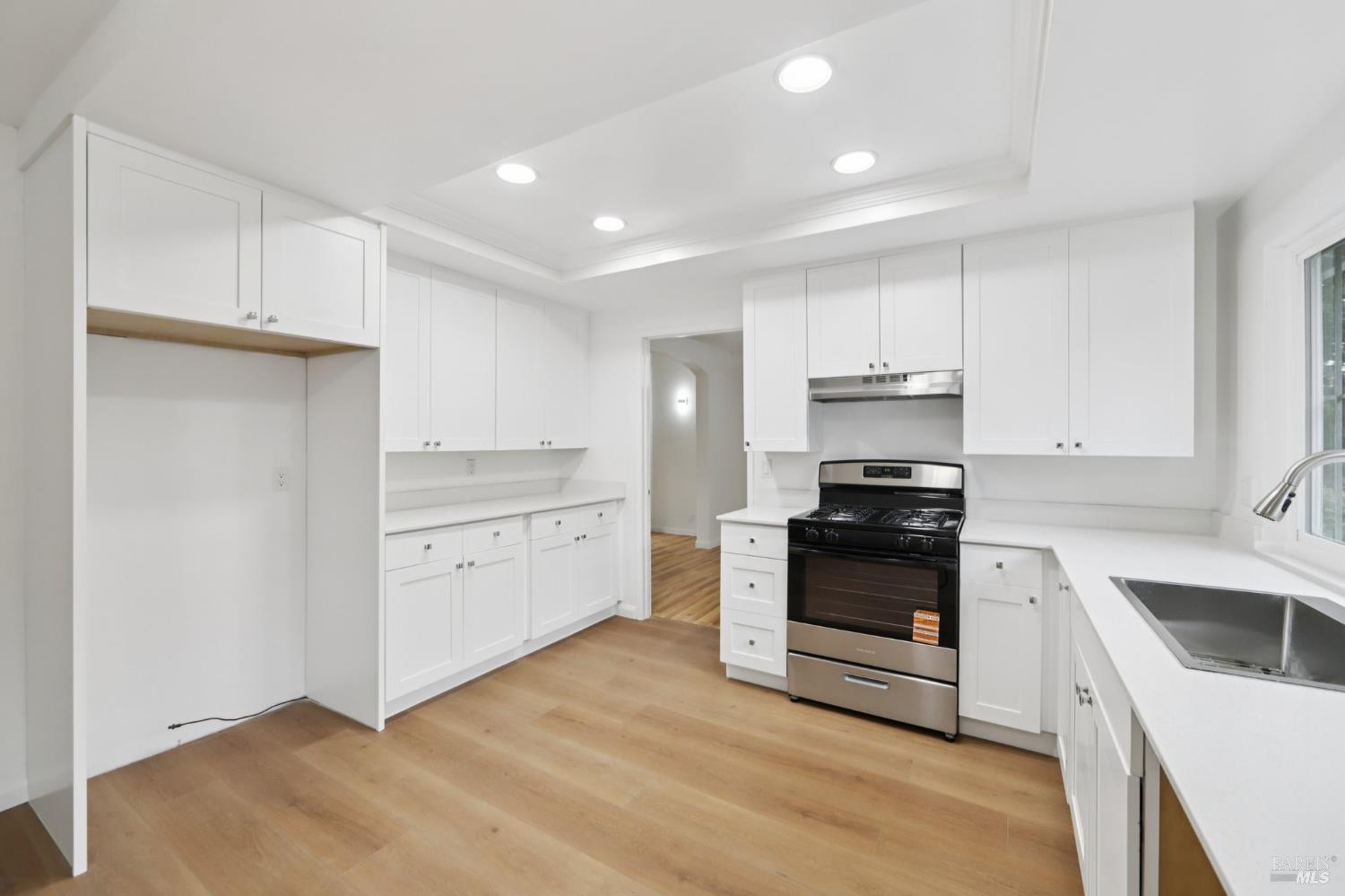 Detail Gallery Image 13 of 46 For 240 Parkview Ter, Vallejo,  CA 94589 - 3 Beds | 2/1 Baths