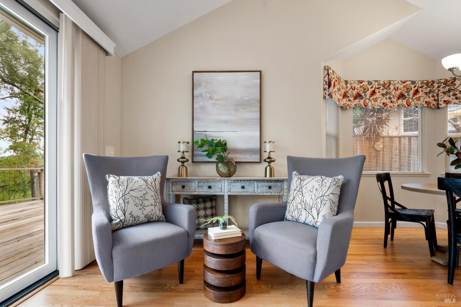 Detail Gallery Image 24 of 68 For 18 Tuscany Ct, Napa,  CA 94558 - 3 Beds | 2/1 Baths