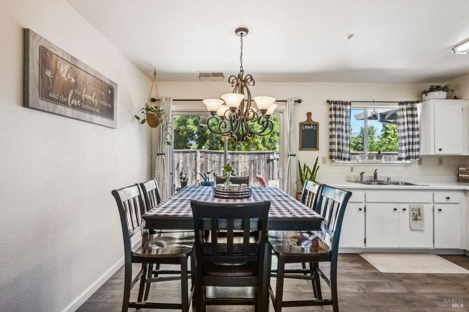 Detail Gallery Image 21 of 26 For 118 Garden Circle Way, Cloverdale,  CA 95425 - 3 Beds | 1/1 Baths