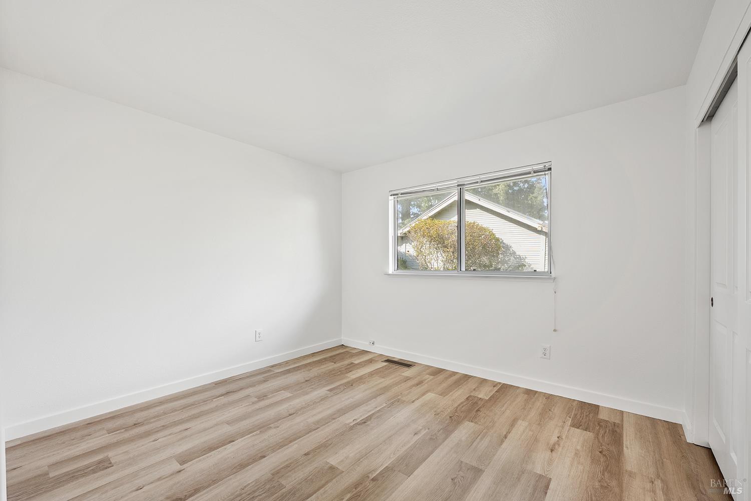 Detail Gallery Image 34 of 43 For 431 University St, Healdsburg,  CA 95448 - 4 Beds | 3 Baths