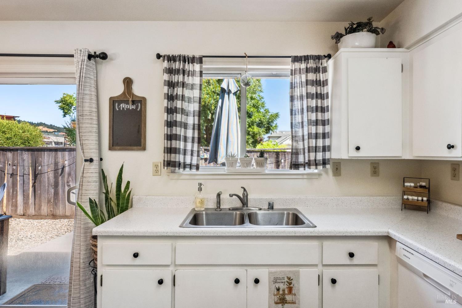 Detail Gallery Image 18 of 26 For 118 Garden Circle Way, Cloverdale,  CA 95425 - 3 Beds | 1/1 Baths