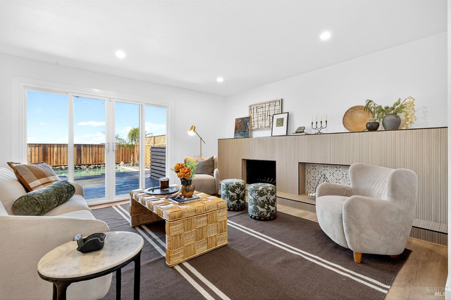 Detail Gallery Image 30 of 67 For 690 Holly Ave, Rohnert Park,  CA 94928 - 5 Beds | 3 Baths