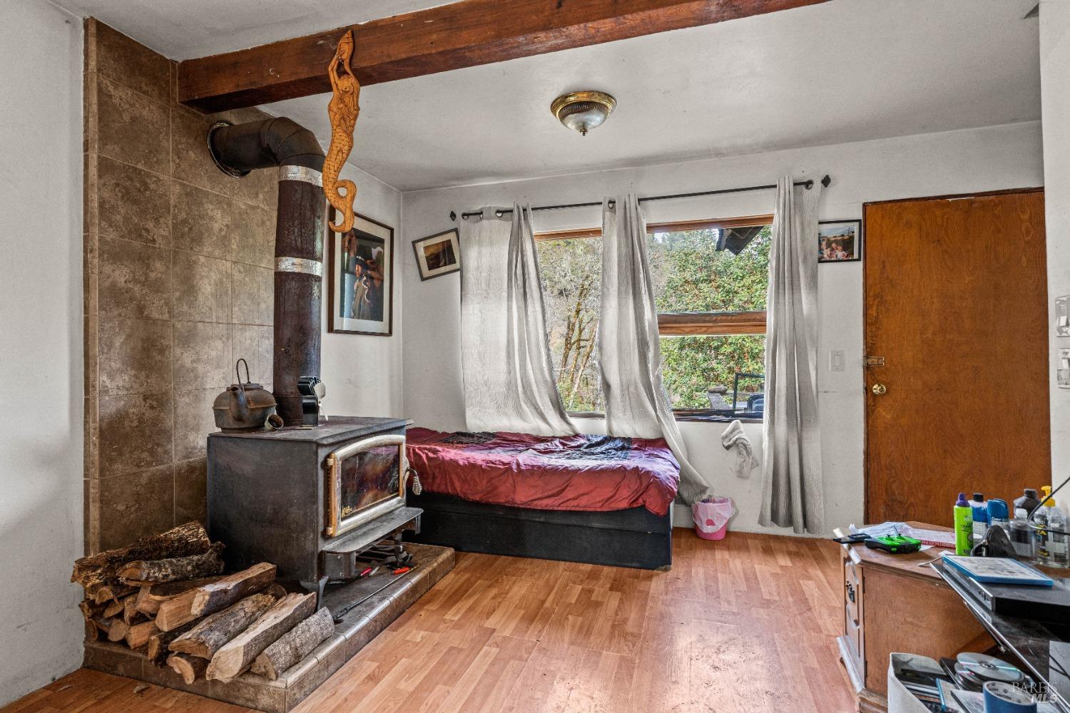 Detail Gallery Image 6 of 23 For 4450 Woodman Creek Rd, Laytonville,  CA 95454 - 2 Beds | 1 Baths