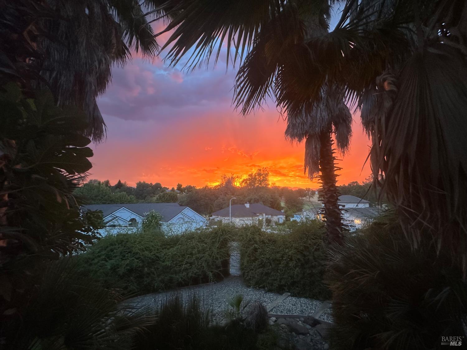 Detail Gallery Image 16 of 20 For 6260 Carmel Dr, Redding,  CA 96003 - 4 Beds | 2/1 Baths