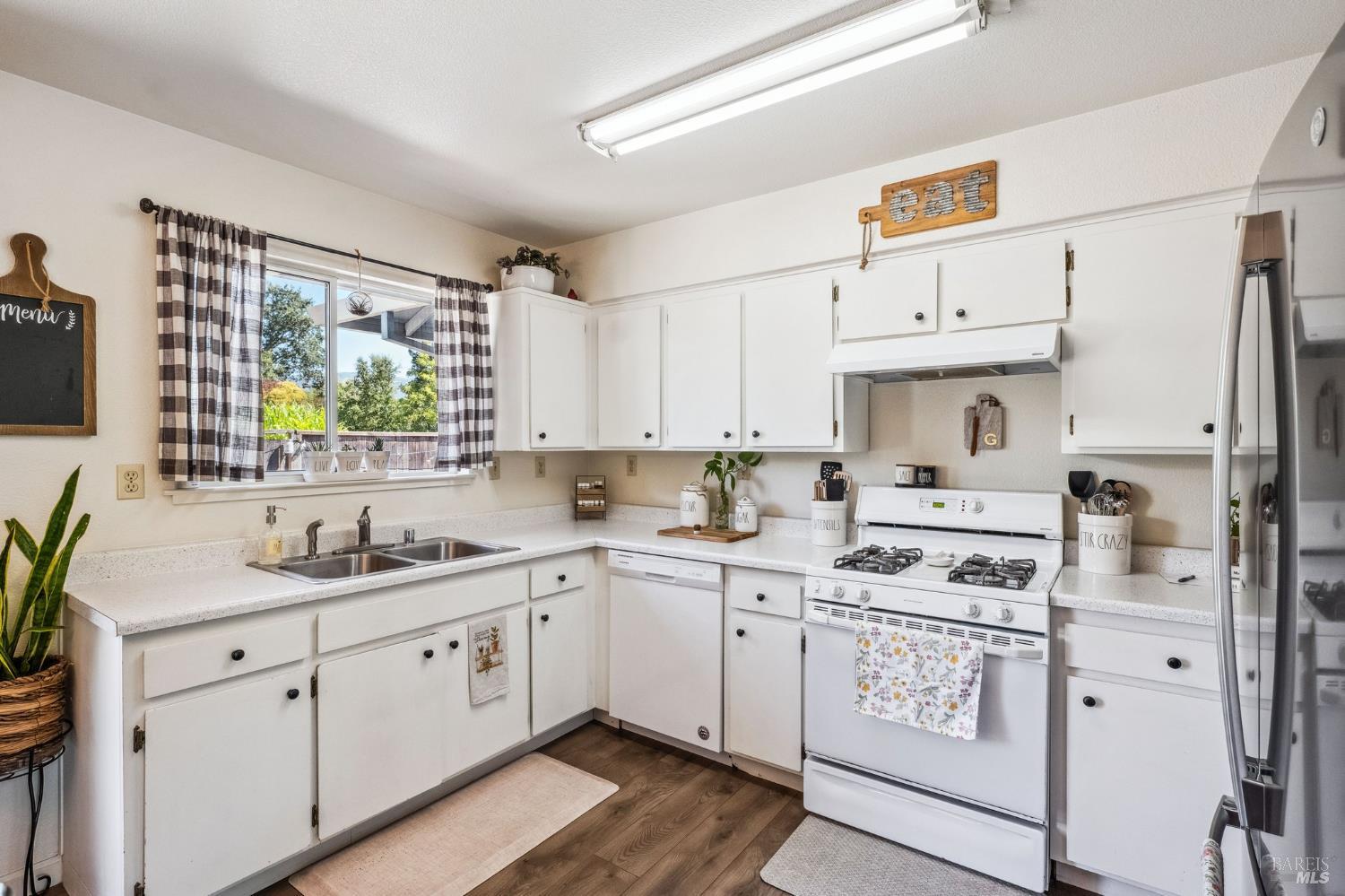 Detail Gallery Image 17 of 26 For 118 Garden Circle Way, Cloverdale,  CA 95425 - 3 Beds | 1/1 Baths