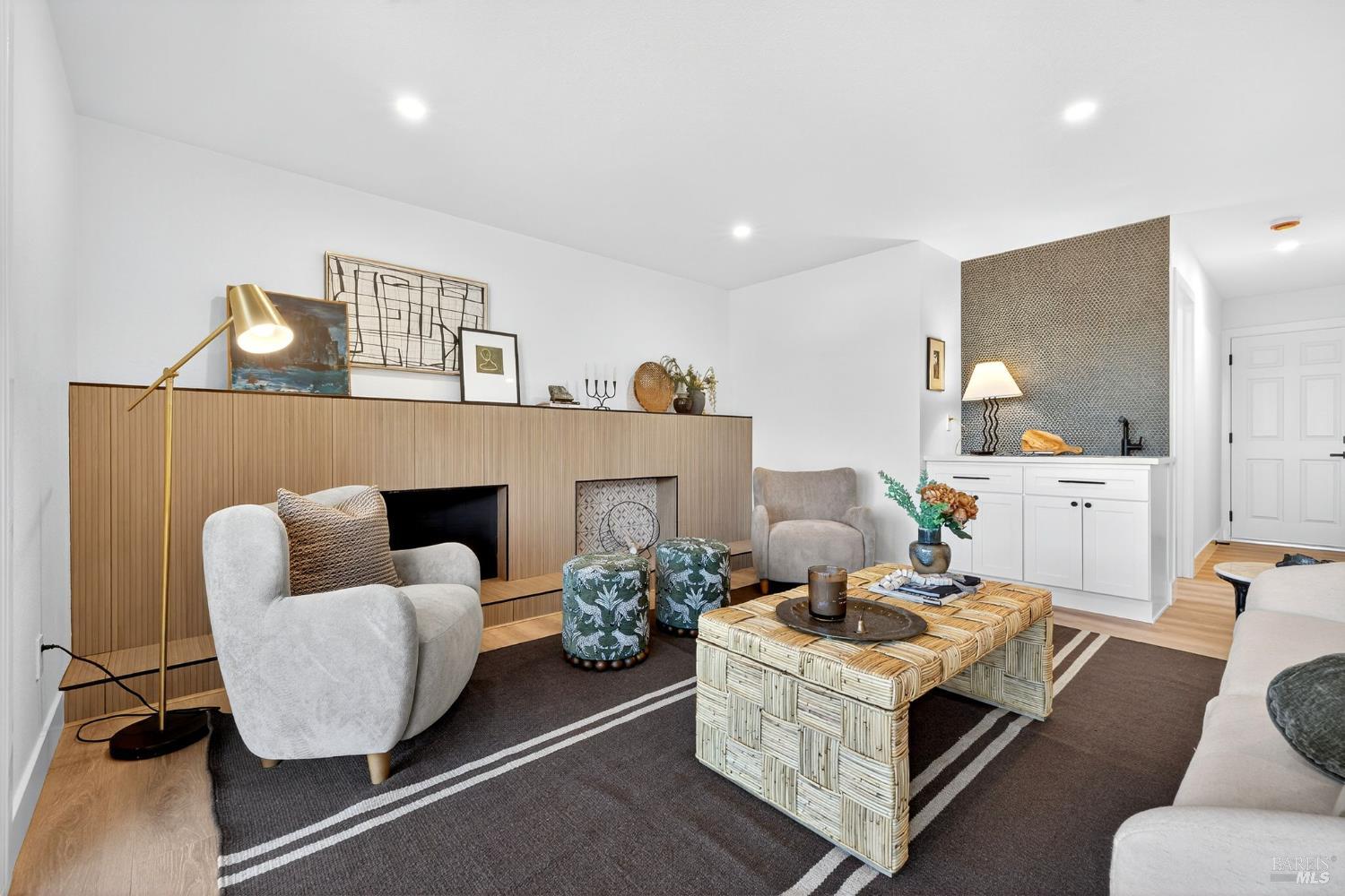 Detail Gallery Image 33 of 67 For 690 Holly Ave, Rohnert Park,  CA 94928 - 5 Beds | 3 Baths