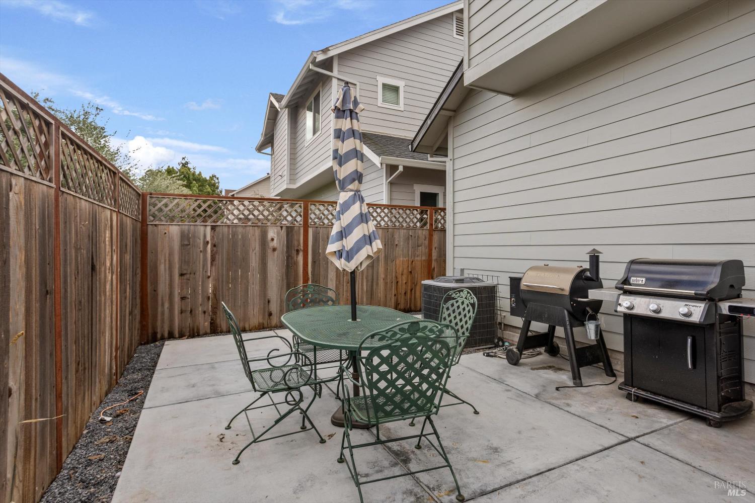 Detail Gallery Image 22 of 24 For 2213 Tapian Way, Santa Rosa,  CA 95403 - 3 Beds | 2/1 Baths