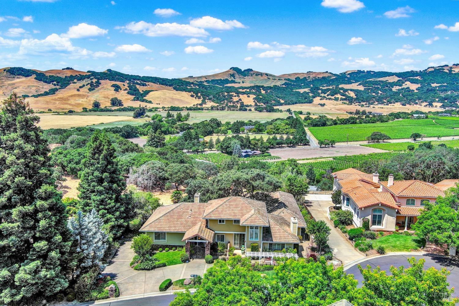 Detail Gallery Image 4 of 99 For 1009 Cypressridge Pl, Fairfield,  CA 94534 - 5 Beds | 4/1 Baths