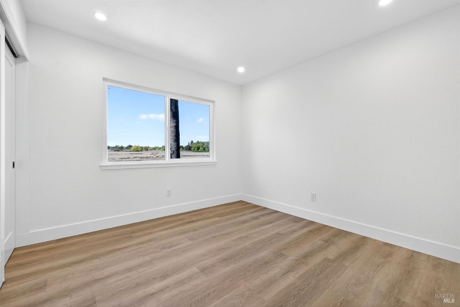 Detail Gallery Image 48 of 67 For 690 Holly Ave, Rohnert Park,  CA 94928 - 5 Beds | 3 Baths