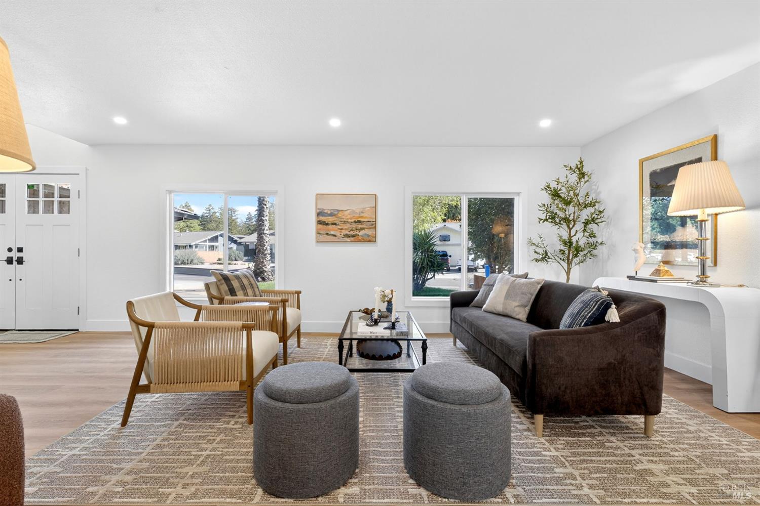 Detail Gallery Image 12 of 67 For 690 Holly Ave, Rohnert Park,  CA 94928 - 5 Beds | 3 Baths