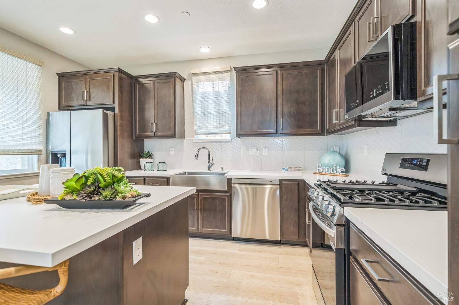 Detail Gallery Image 6 of 19 For 2324 Serenity Dr, Rio Vista,  CA 94571 - 2 Beds | 2/1 Baths