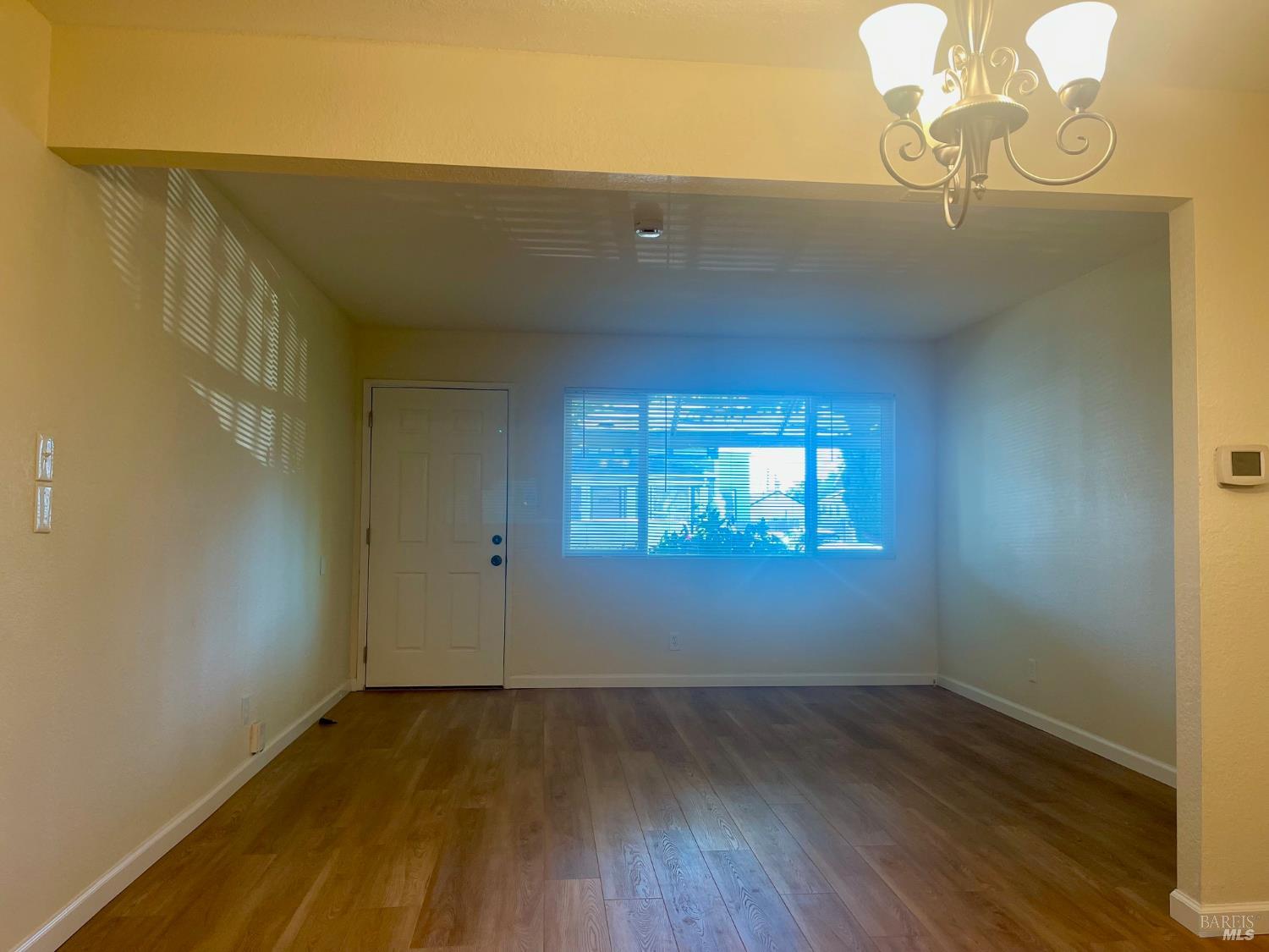 Detail Gallery Image 6 of 34 For 1930 L Ellenburg St, Vallejo,  CA 94590 - 5 Beds | 2 Baths