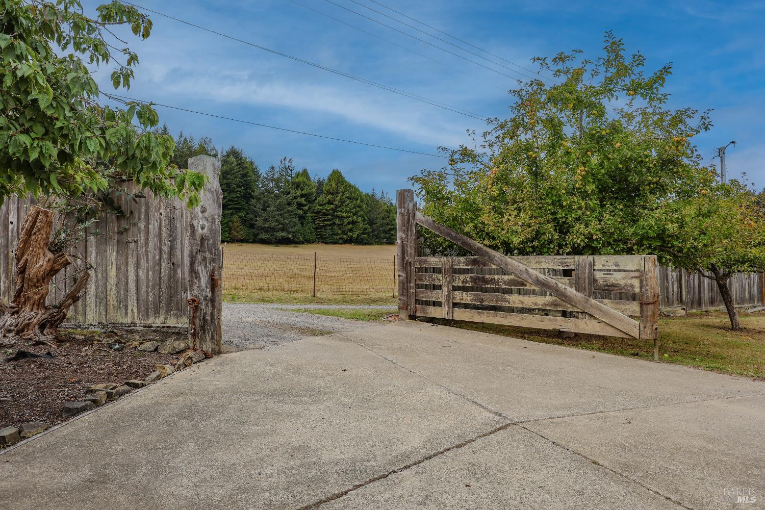 Detail Gallery Image 4 of 74 For 31600 Little Valley Rd, Fort Bragg,  CA 95437 - 3 Beds | 2 Baths