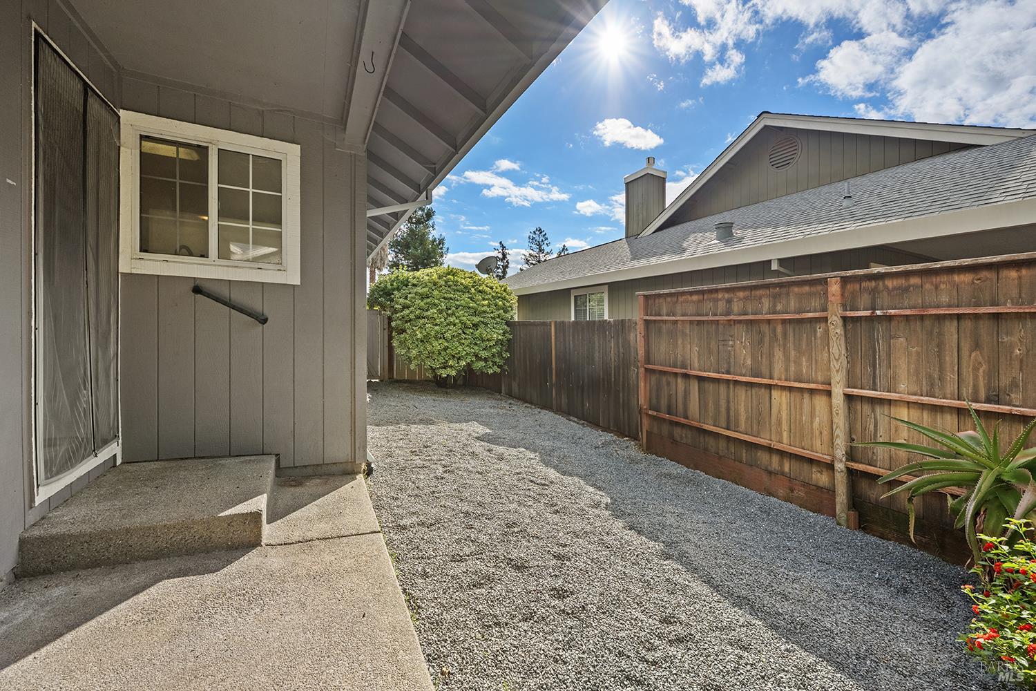 Detail Gallery Image 39 of 43 For 431 University St, Healdsburg,  CA 95448 - – Beds | – Baths