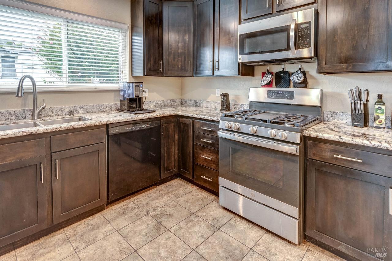 Detail Gallery Image 12 of 28 For 1448 O Hare Dr, Benicia,  CA 94510 - 4 Beds | 2 Baths