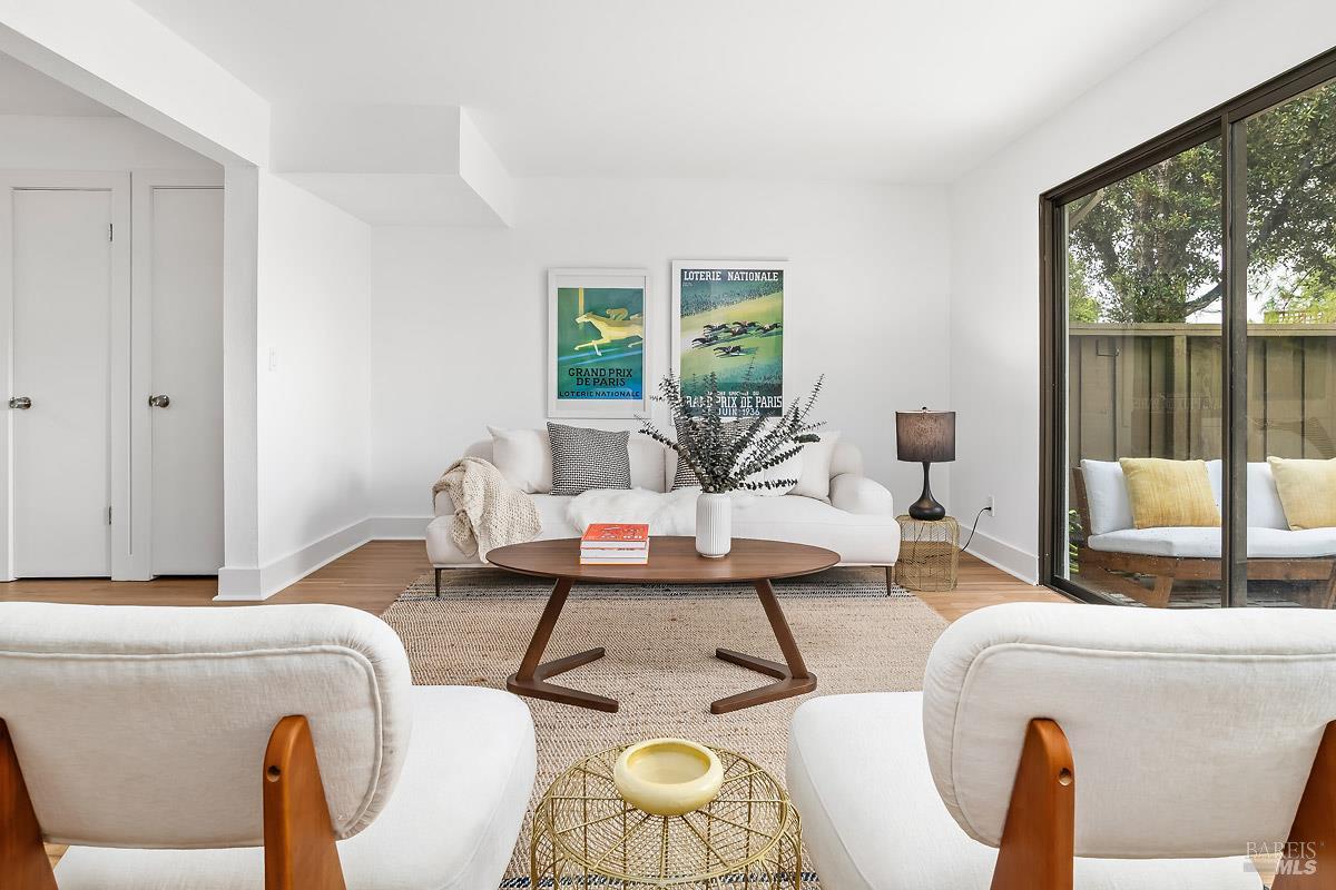 Detail Gallery Image 3 of 24 For 8 Park Crest Ct #C,  Novato,  CA 94947 - 3 Beds | 2/1 Baths