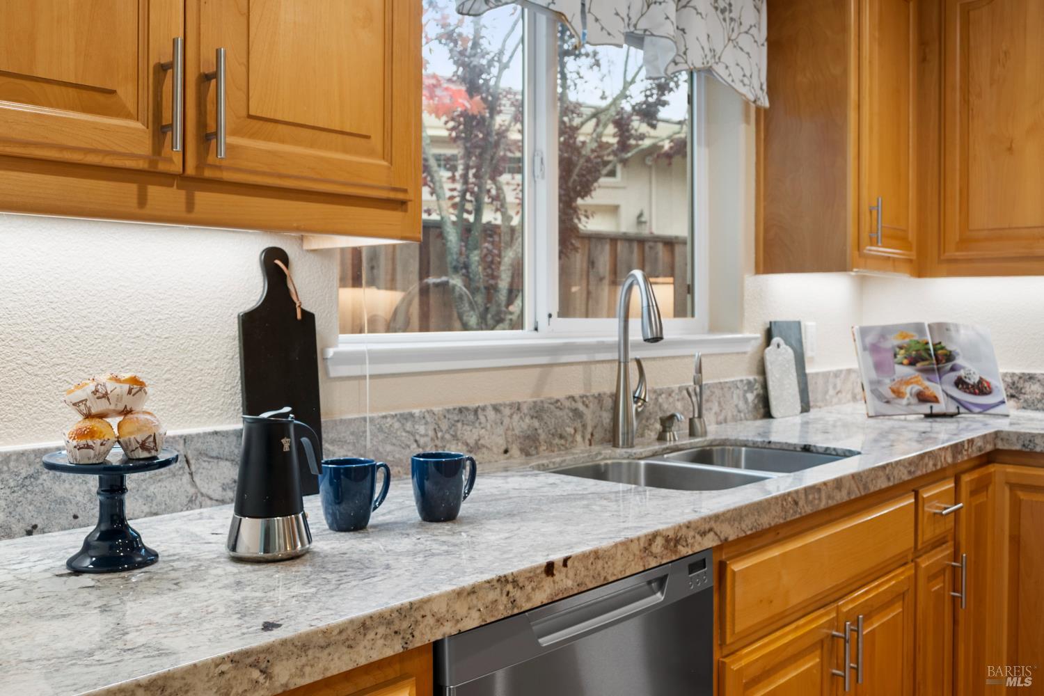 Detail Gallery Image 17 of 68 For 18 Tuscany Ct, Napa,  CA 94558 - 3 Beds | 2/1 Baths