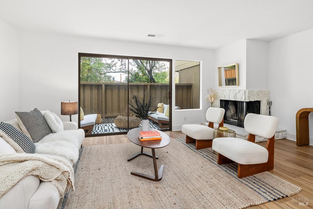 Front Image Thumbnail for BA325088158