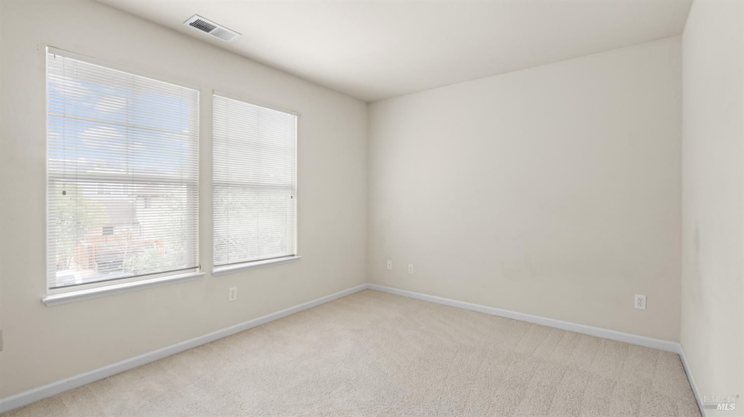 Detail Gallery Image 33 of 39 For 305 Hansbery Way, Santa Rosa,  CA 95409 - 3 Beds | 2/1 Baths