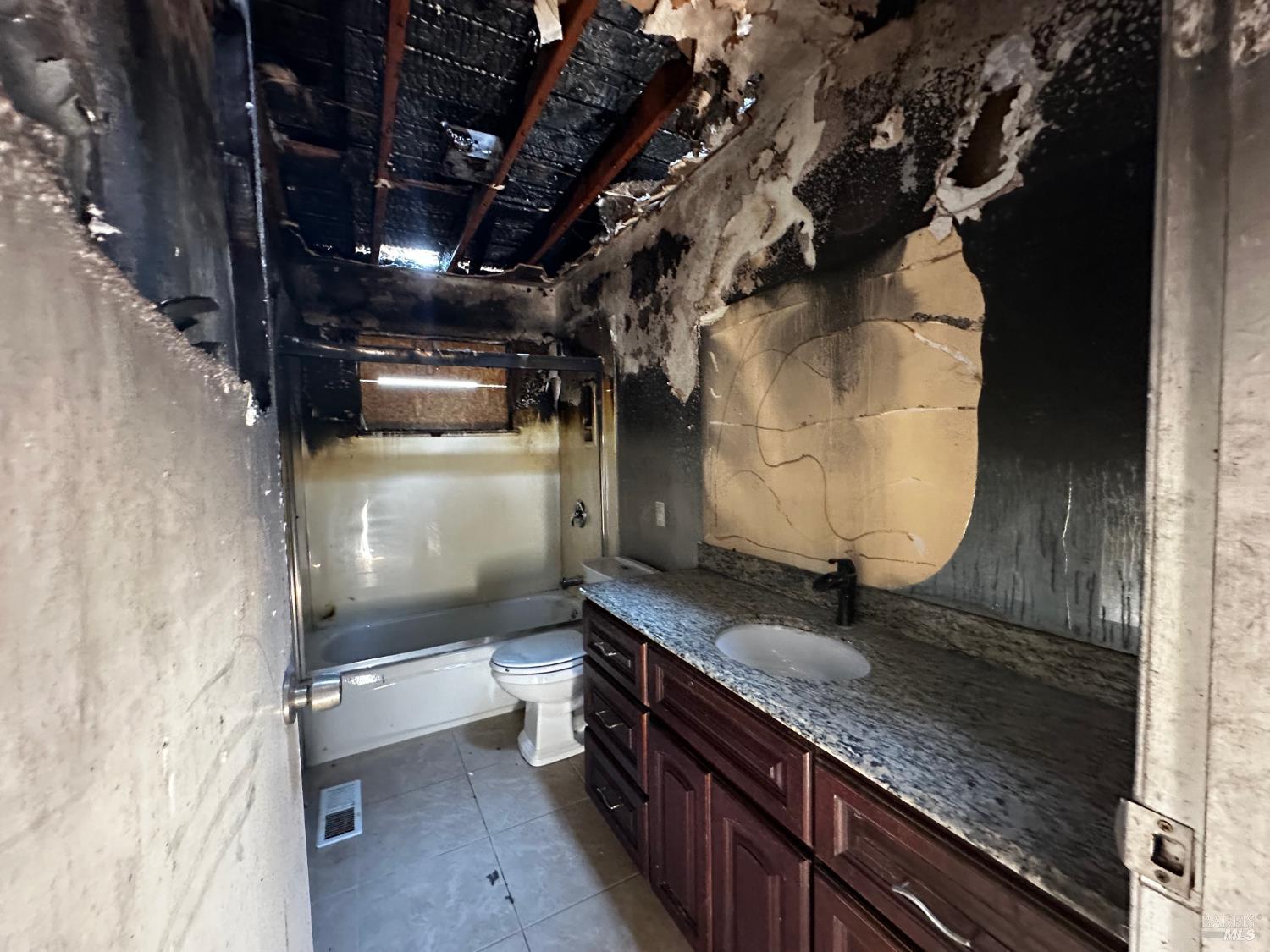 Detail Gallery Image 8 of 9 For 2051 Barbour Dr, Fairfield,  CA 94534 - 3 Beds | 2 Baths