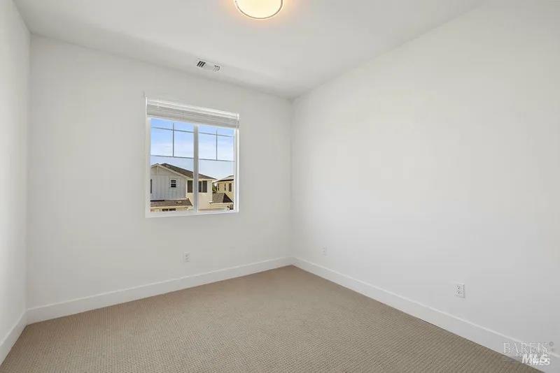 Detail Gallery Image 10 of 30 For 2716 Amora Cir, Santa Rosa,  CA 95407 - 3 Beds | 4/1 Baths