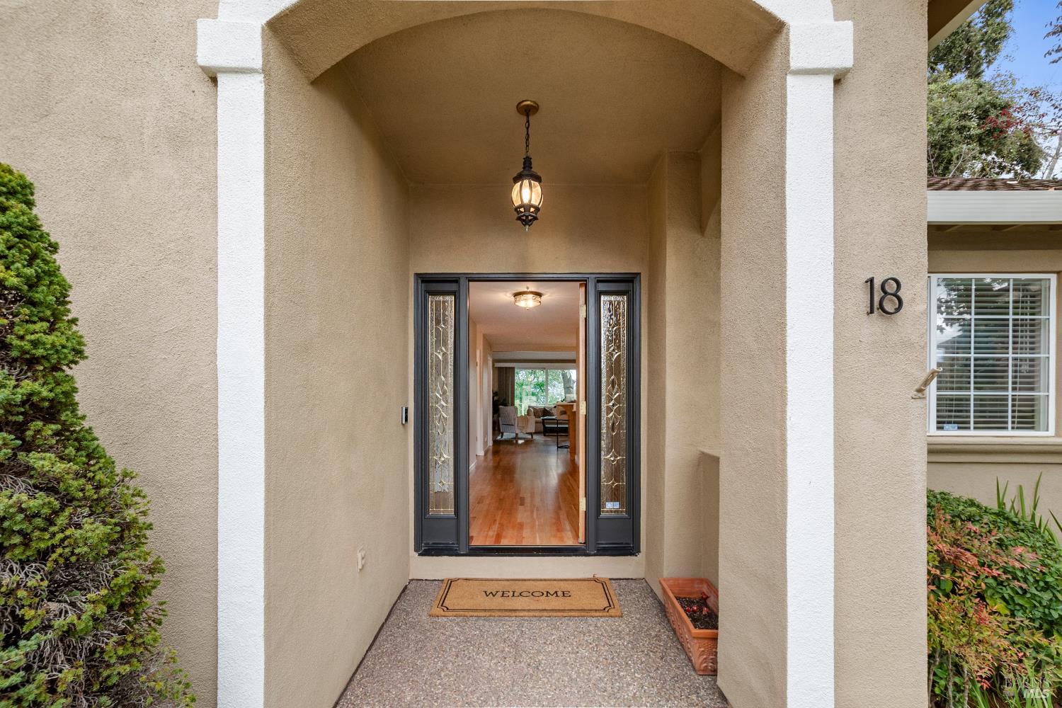 Detail Gallery Image 5 of 68 For 18 Tuscany Ct, Napa,  CA 94558 - 3 Beds | 2/1 Baths