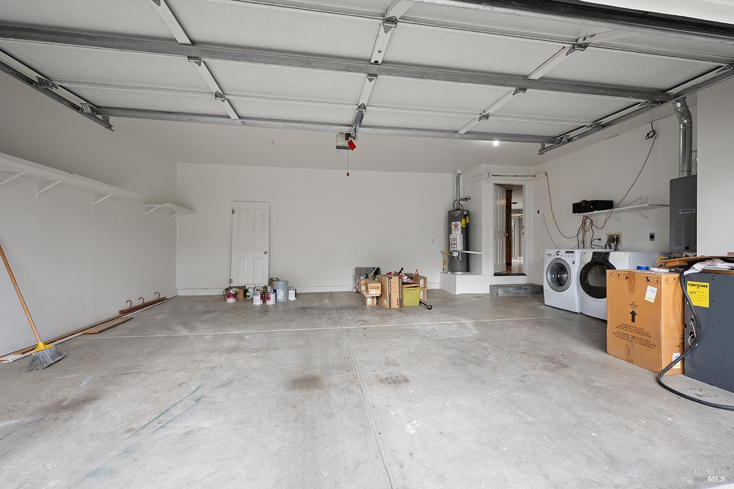 Detail Gallery Image 22 of 43 For 431 University St, Healdsburg,  CA 95448 - 4 Beds | 3 Baths