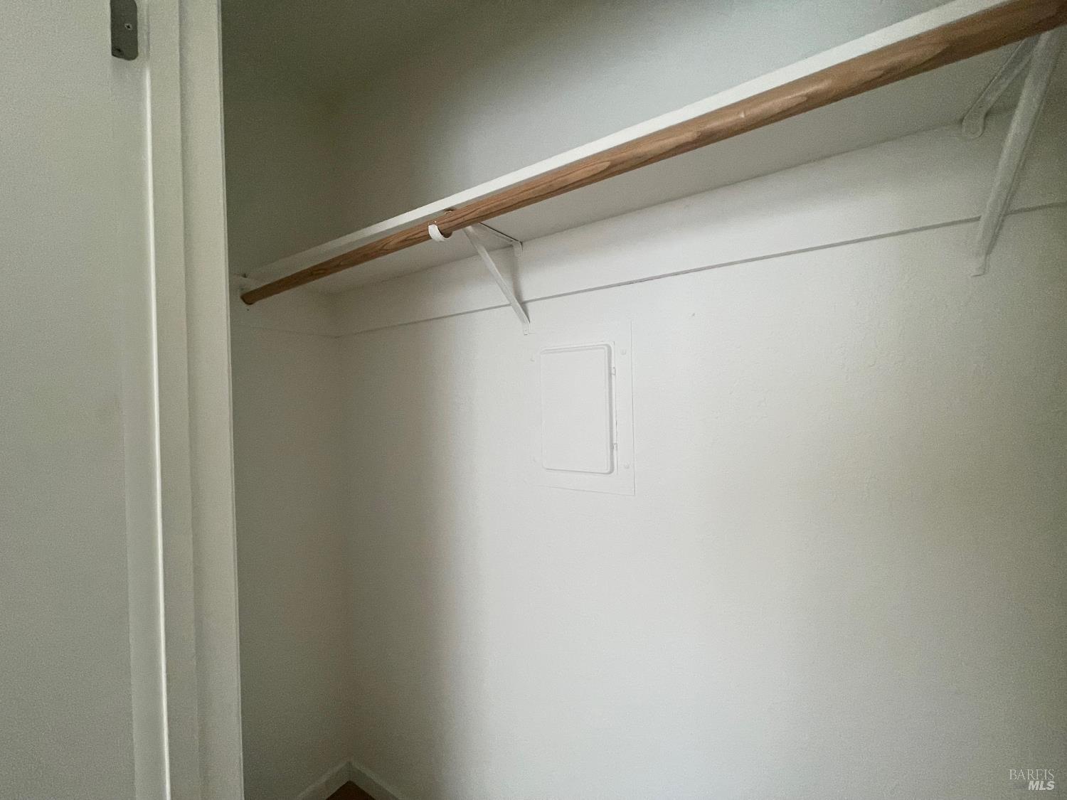 Detail Gallery Image 16 of 34 For 1930 L Ellenburg St, Vallejo,  CA 94590 - 5 Beds | 2 Baths