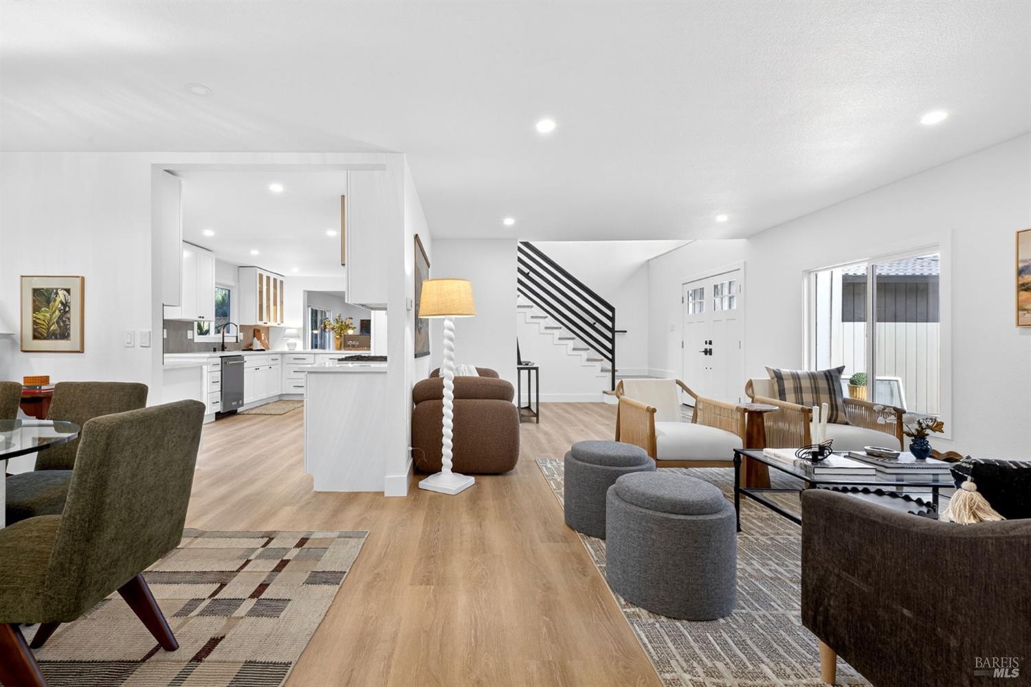 Detail Gallery Image 11 of 67 For 690 Holly Ave, Rohnert Park,  CA 94928 - 5 Beds | 3 Baths