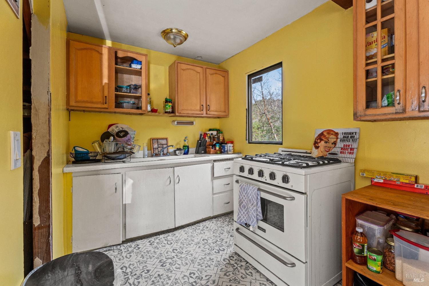 Detail Gallery Image 3 of 23 For 4450 Woodman Creek Rd, Laytonville,  CA 95454 - 2 Beds | 1 Baths