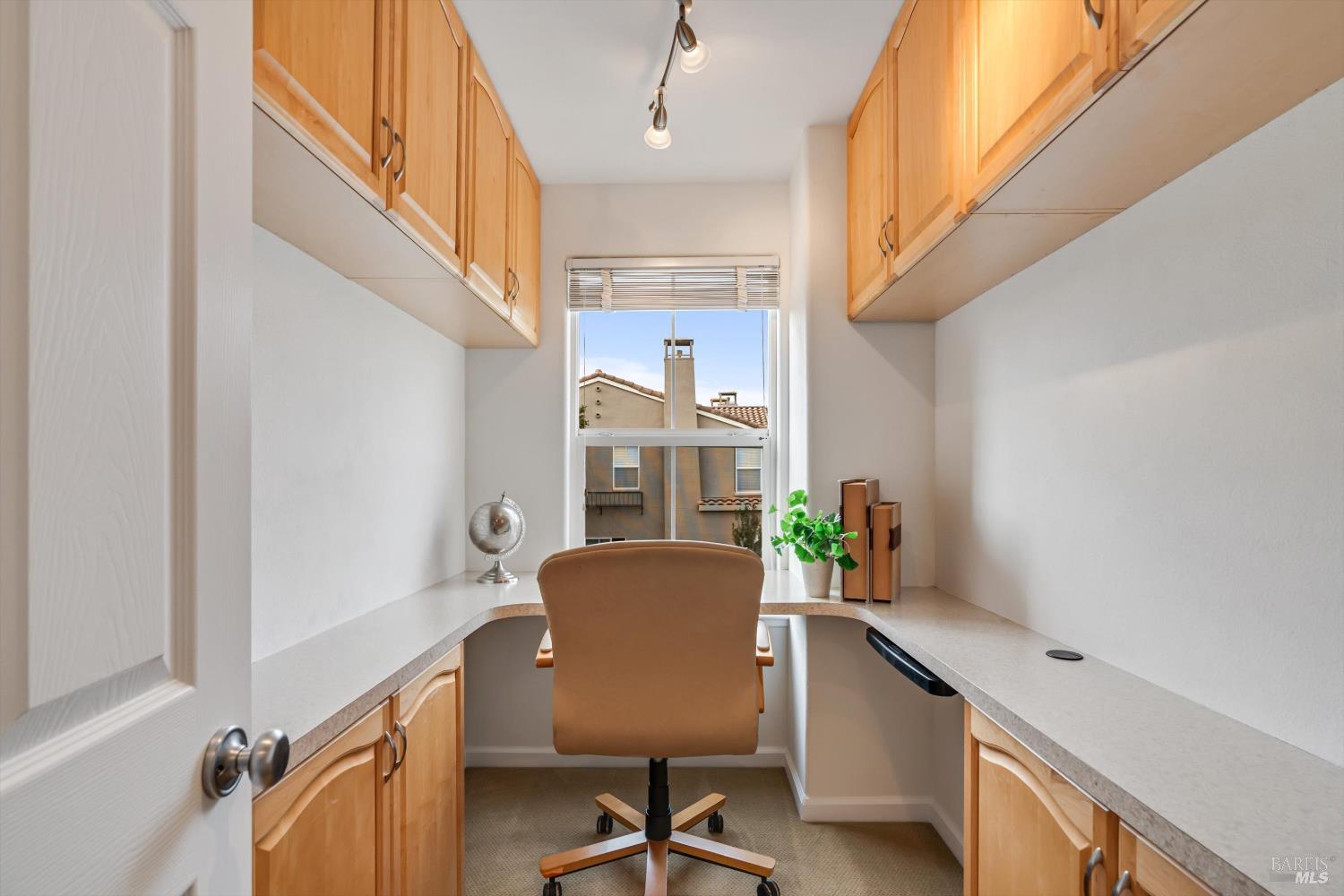 Detail Gallery Image 24 of 38 For 63 Gann Way, Novato,  CA 94949 - 2 Beds | 2/1 Baths