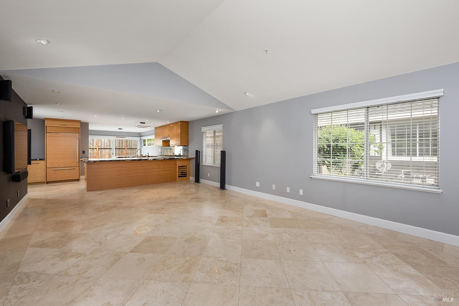 Detail Gallery Image 4 of 43 For 431 University St, Healdsburg,  CA 95448 - 4 Beds | 3 Baths