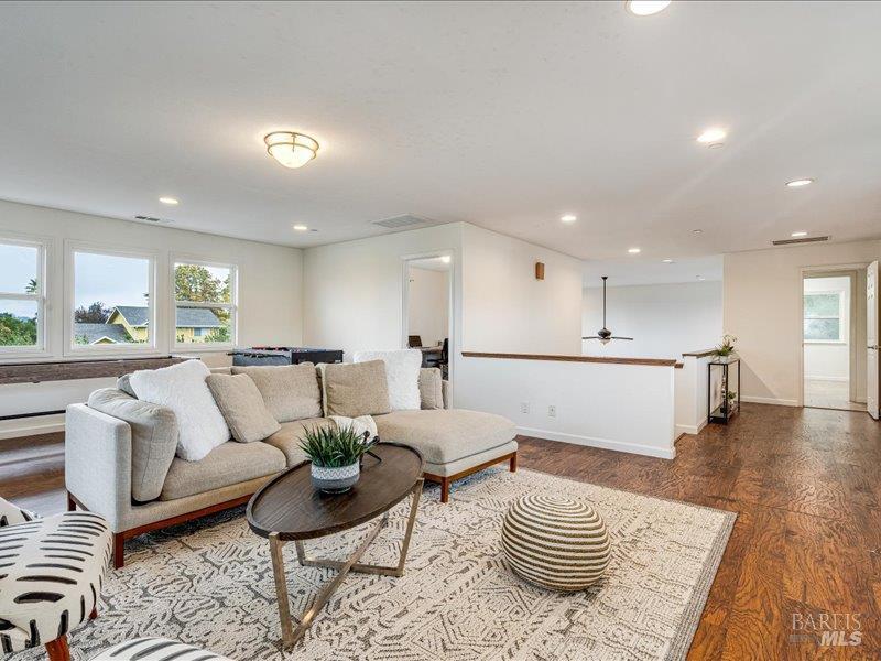 Detail Gallery Image 26 of 39 For 2108 Imola Ave, Napa,  CA 94559 - 4 Beds | 3 Baths