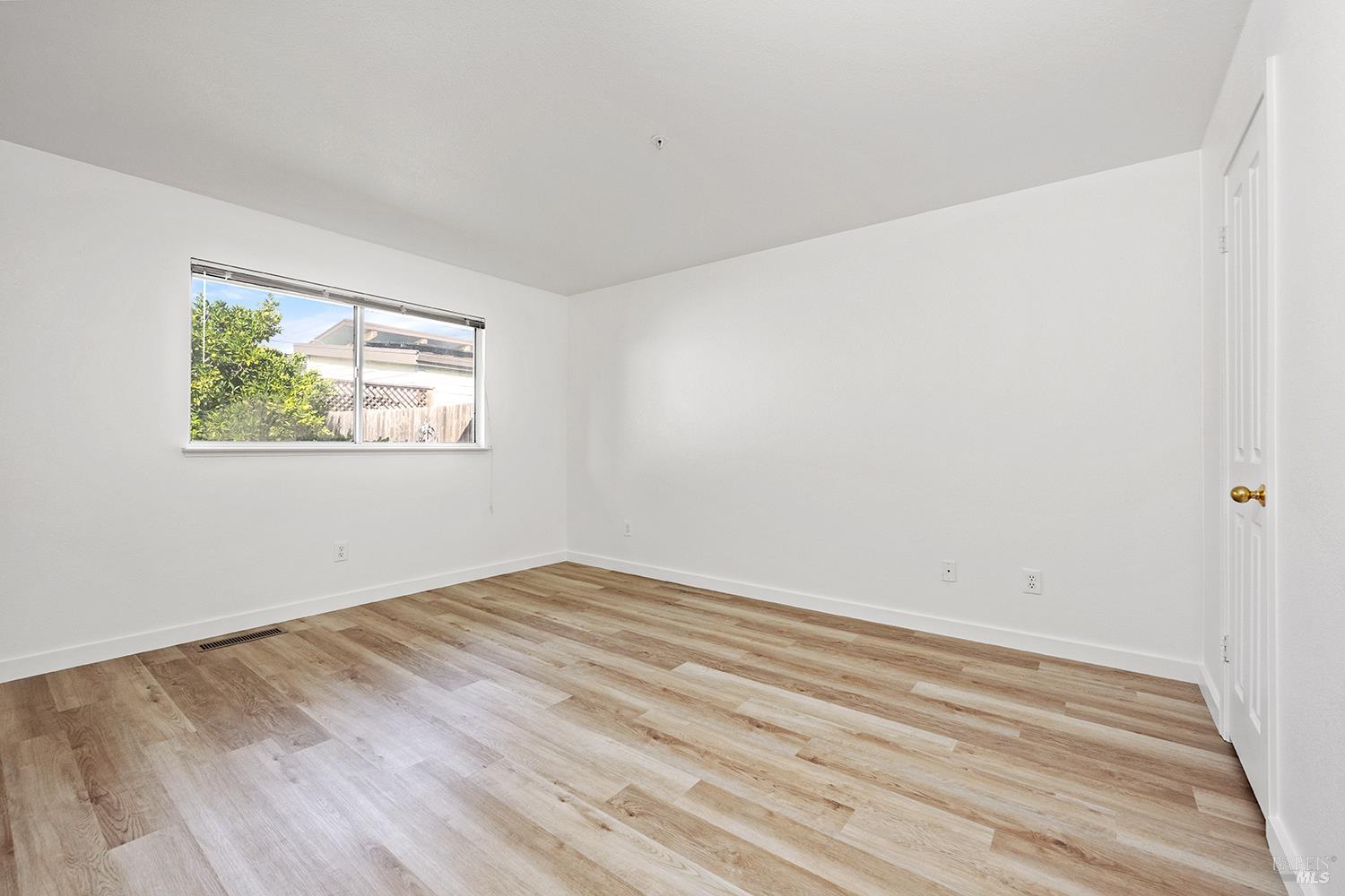 Detail Gallery Image 38 of 43 For 431 University St, Healdsburg,  CA 95448 - 4 Beds | 3 Baths