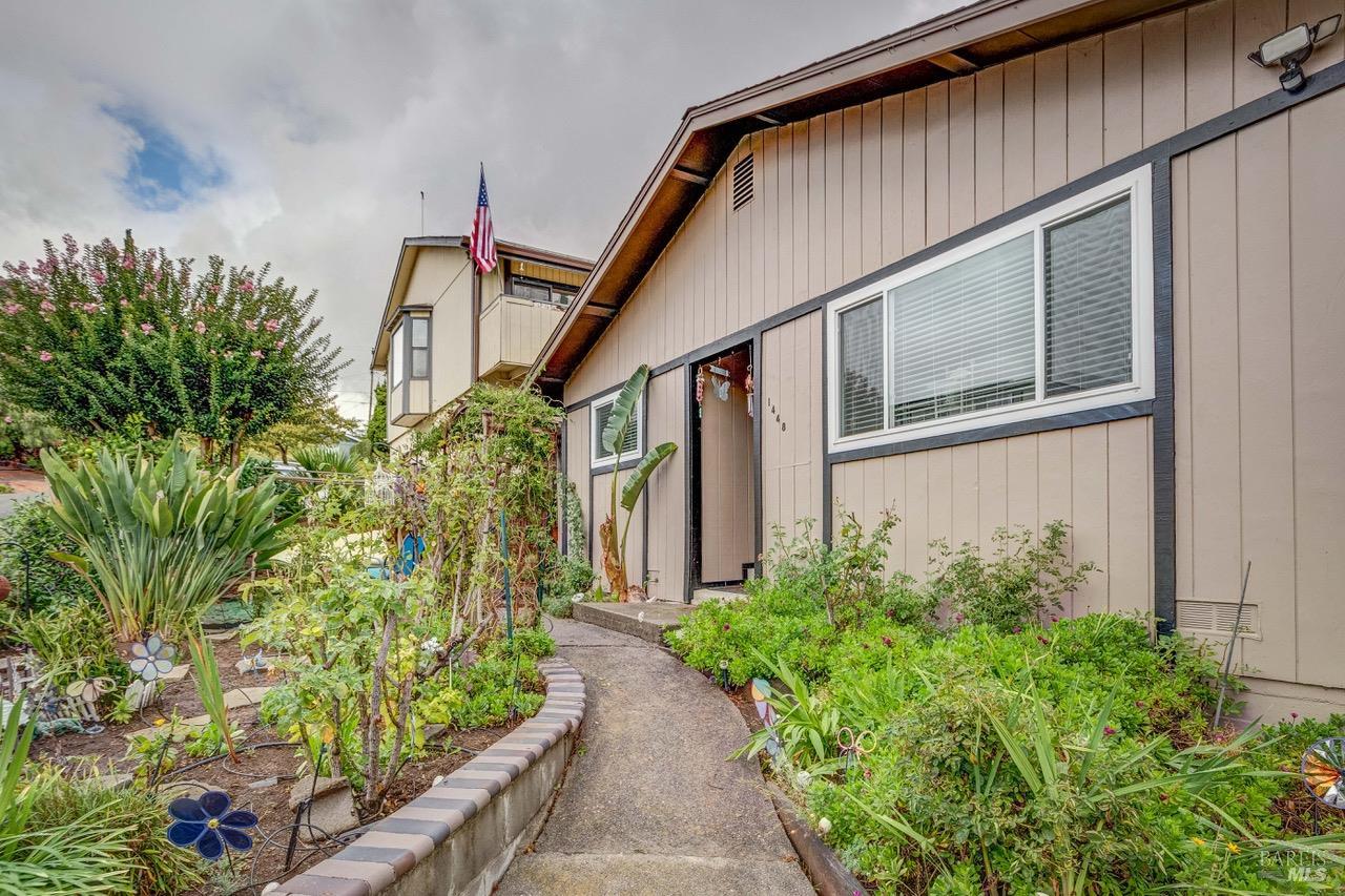 Detail Gallery Image 4 of 28 For 1448 O Hare Dr, Benicia,  CA 94510 - 4 Beds | 2 Baths