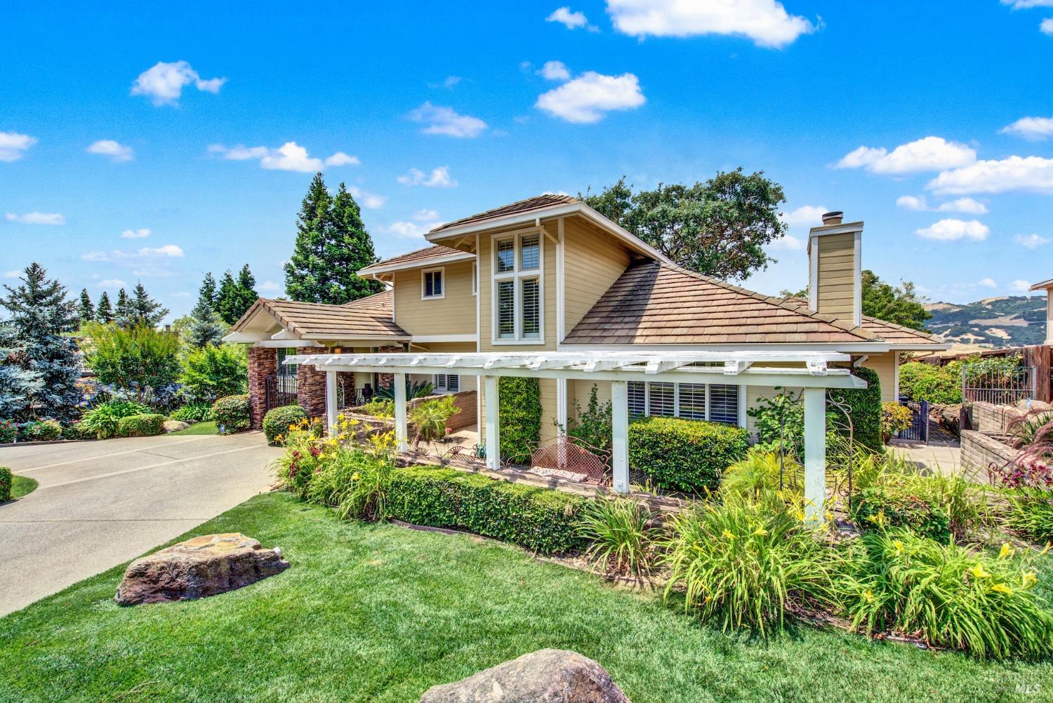 Detail Gallery Image 10 of 99 For 1009 Cypressridge Pl, Fairfield,  CA 94534 - 5 Beds | 4/1 Baths