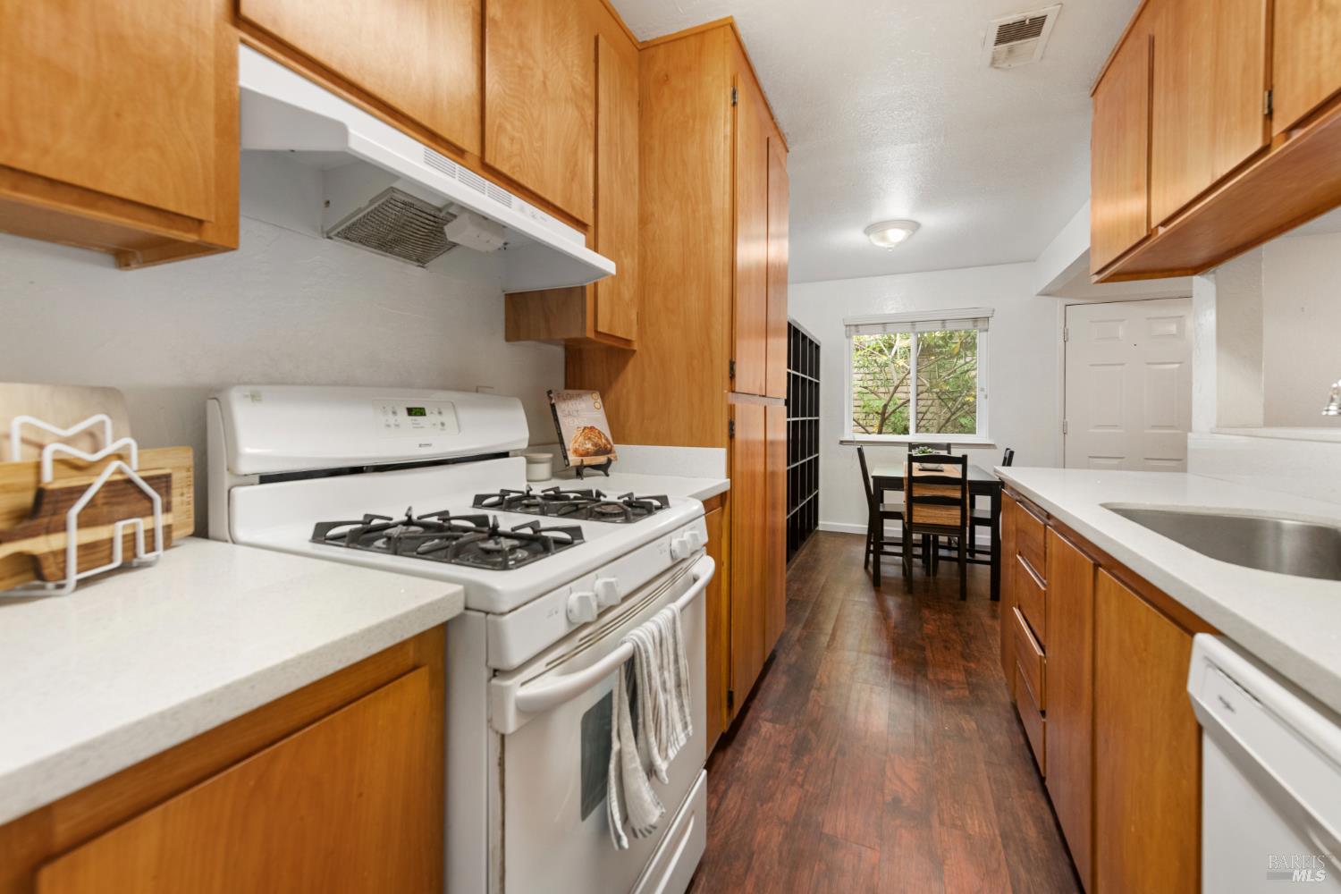 Detail Gallery Image 17 of 28 For 1930 Duxburry Ln #2,  Vacaville,  CA 95687 - 2 Beds | 1 Baths