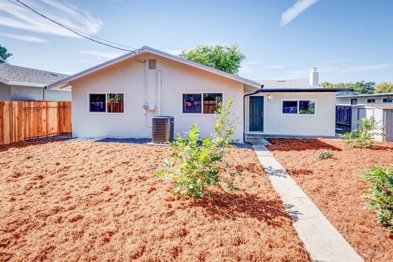 Detail Gallery Image 33 of 40 For 319 N West St, Vacaville,  CA 95688 - 3 Beds | 2 Baths