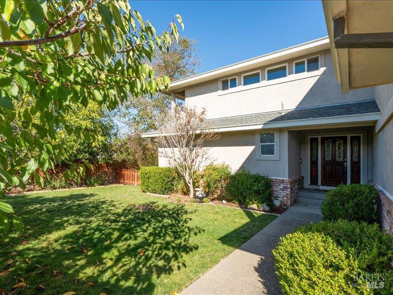 Detail Gallery Image 3 of 39 For 2108 Imola Ave, Napa,  CA 94559 - 4 Beds | 3 Baths