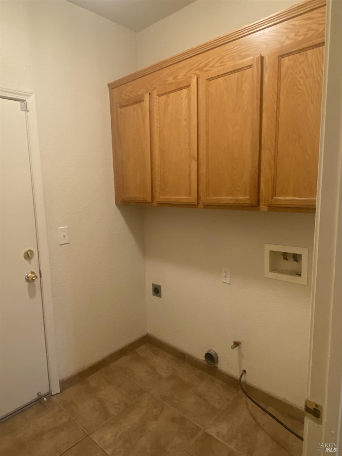 Detail Gallery Image 5 of 13 For 706 Anderson Way, Rio Vista,  CA 94571 - 3 Beds | 2 Baths