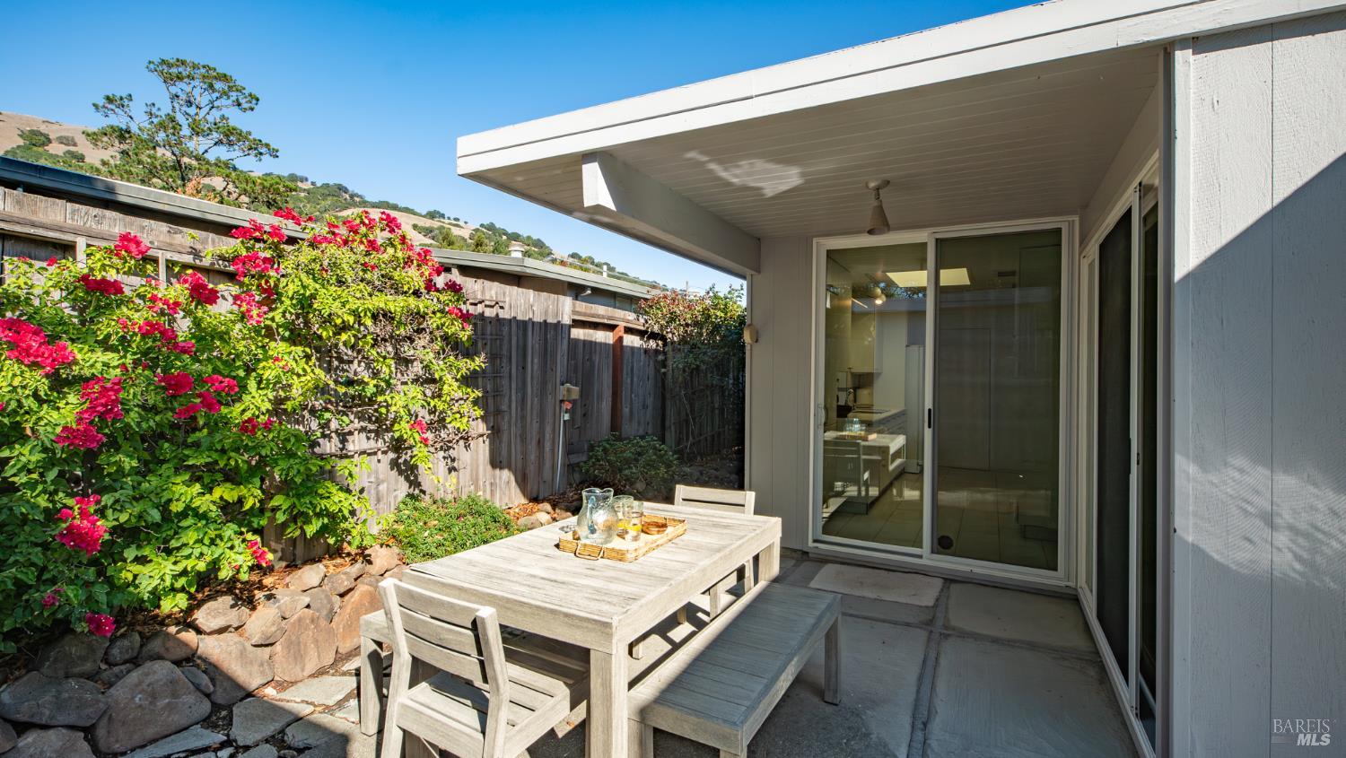 Detail Gallery Image 32 of 36 For 19 Mount Lassen Dr, San Rafael,  CA 94903 - 4 Beds | 2 Baths