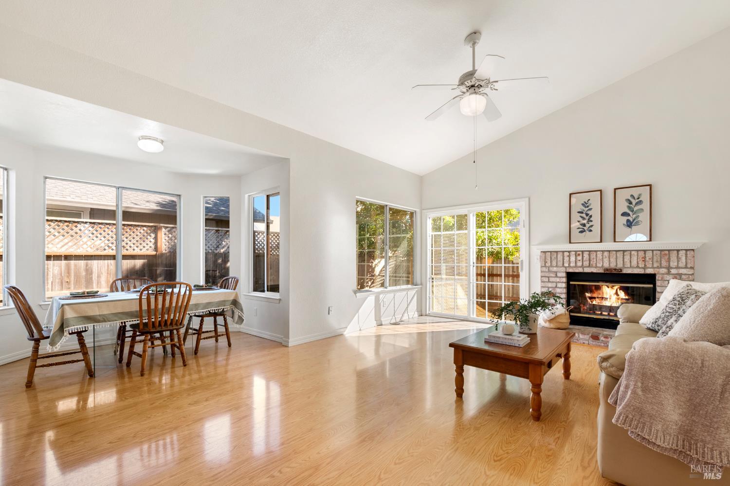 Detail Gallery Image 23 of 42 For 2154 Nw Longhorn Cir, Santa Rosa,  CA 95401 - 3 Beds | 2 Baths