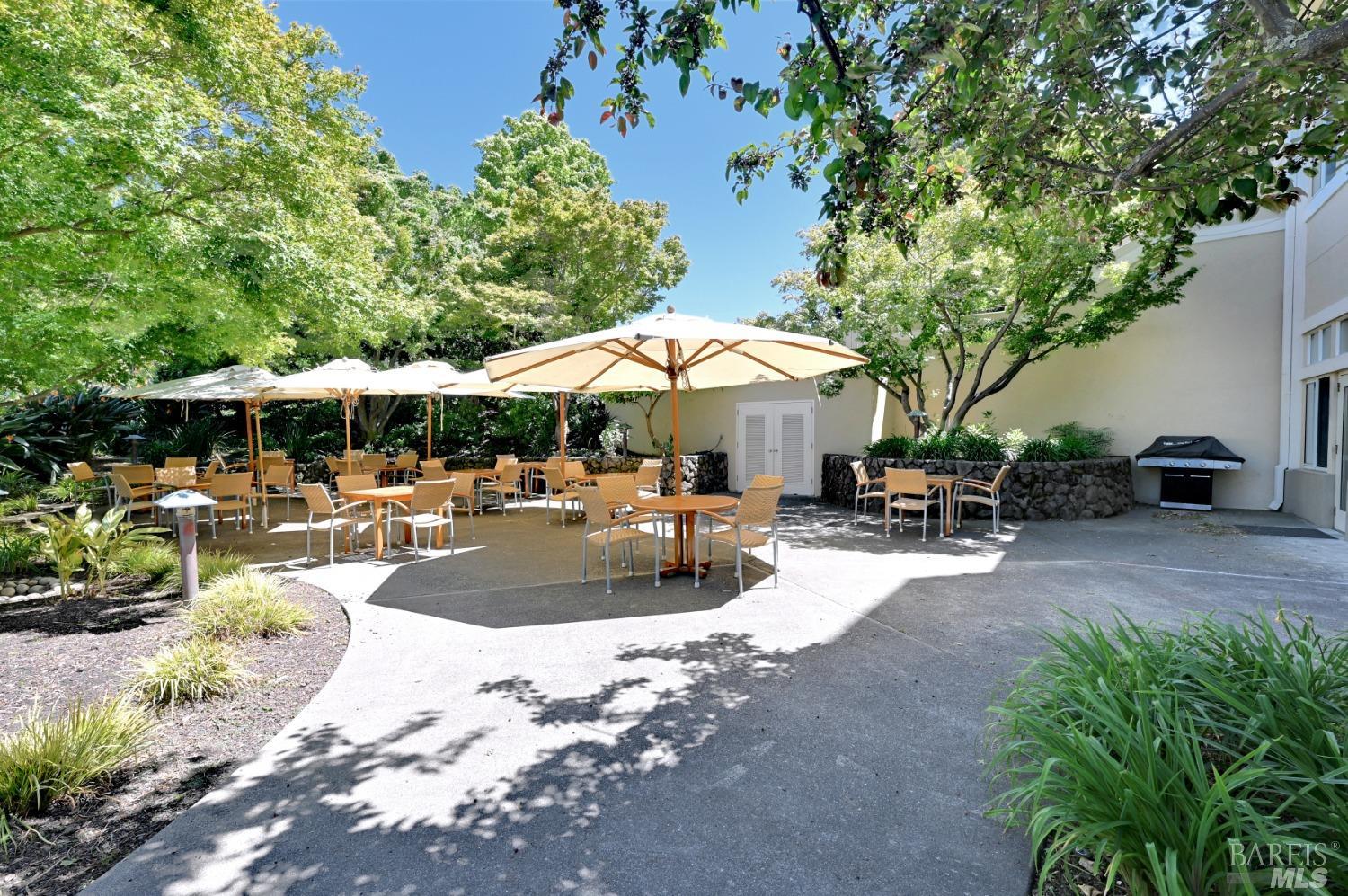 Detail Gallery Image 21 of 27 For 300 Deer Valley Rd 4e,  San Rafael,  CA 94903 - 1 Beds | 1 Baths