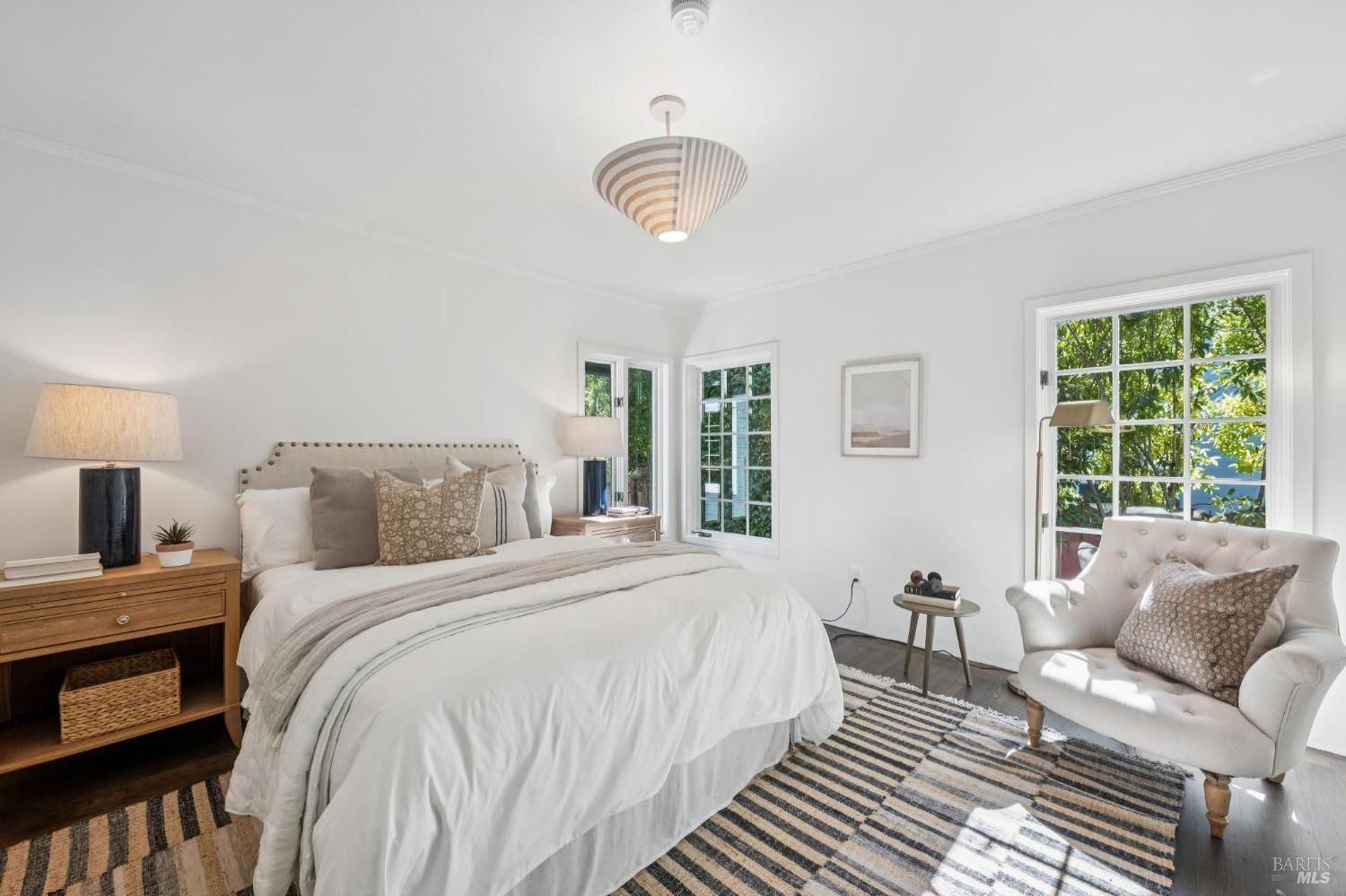Detail Gallery Image 8 of 22 For 647 Northern Ave, Mill Valley,  CA 94941 - 2 Beds | 1 Baths