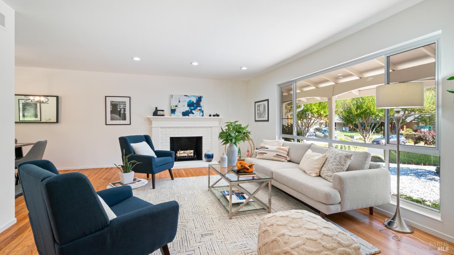 Detail Gallery Image 2 of 40 For 175 Rollingwood Dr, San Rafael,  CA 94901 - 3 Beds | 2 Baths