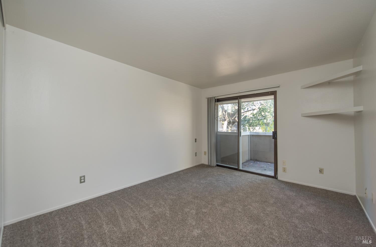 Detail Gallery Image 13 of 24 For 2147 W Steele Ln, Santa Rosa,  CA 95403 - 2 Beds | 1/1 Baths