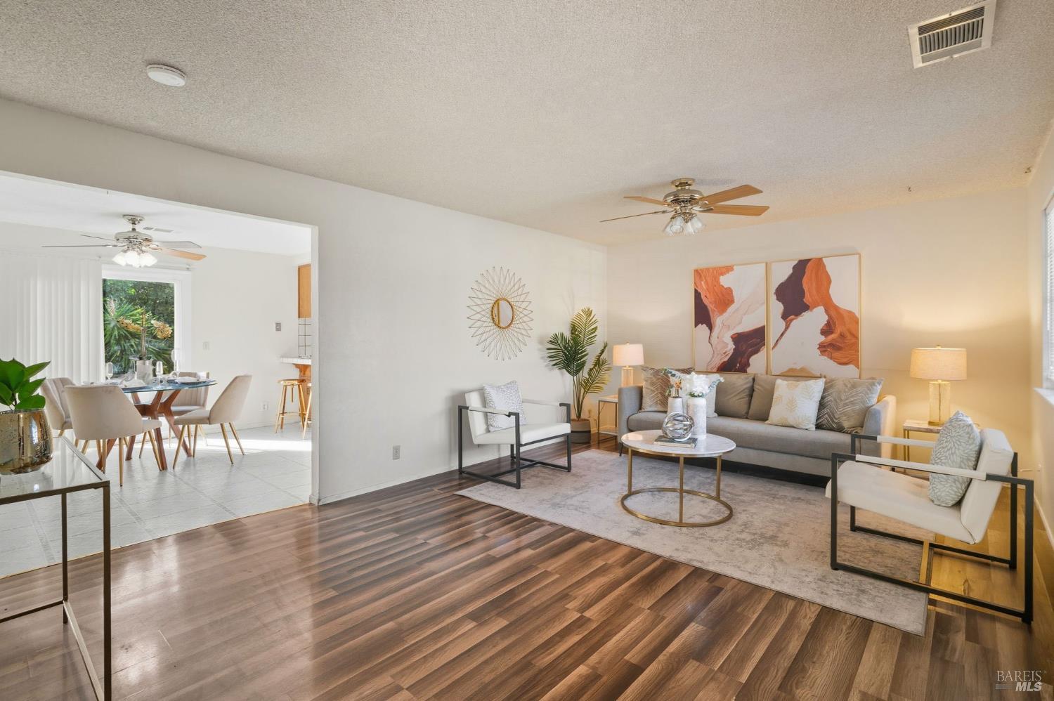 Detail Gallery Image 4 of 33 For 2657 Marigold Dr, Fairfield,  CA 94533 - 3 Beds | 2 Baths