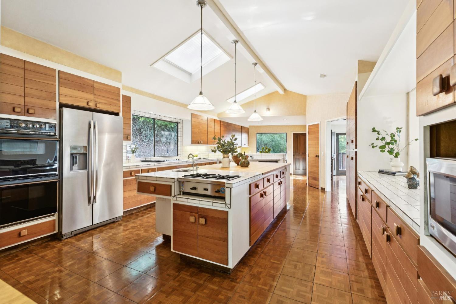 Detail Gallery Image 14 of 76 For 2060 Oak Ridge Dr, Santa Rosa,  CA 95404 - 3 Beds | 2 Baths